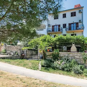  Apartment Adria